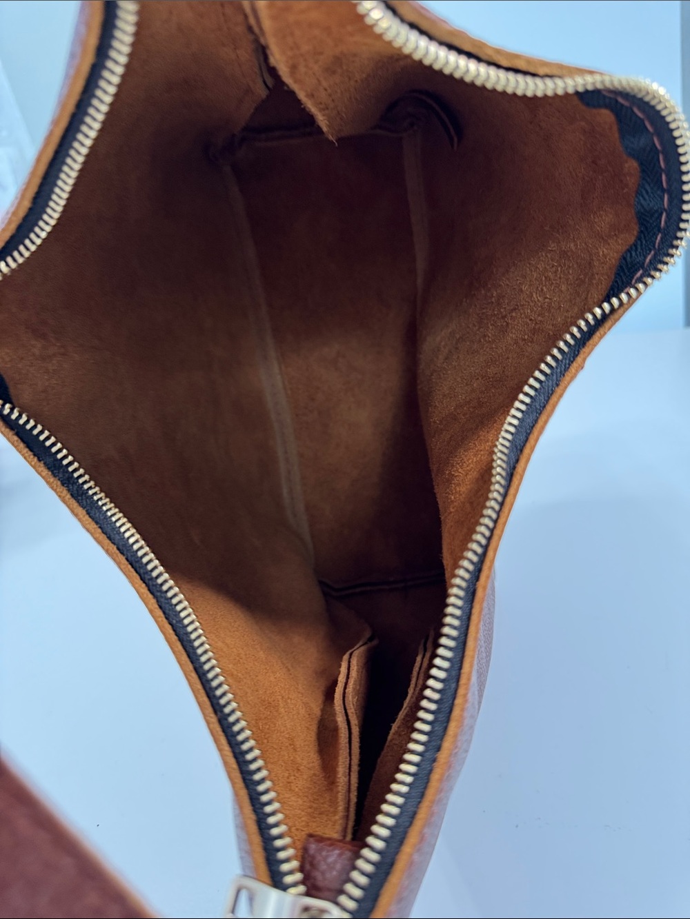 Portland Leather Brown Pebble Shoulder Bag - Picture 6 of 9